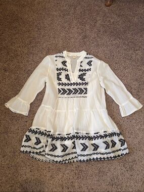 Cloth & Portrait White Embroidered Tunic Blouse S